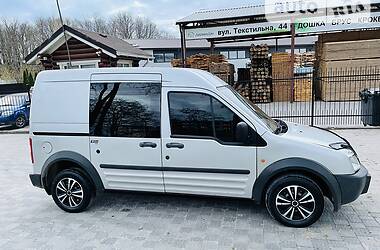 Ford Tourneo Connect  2004