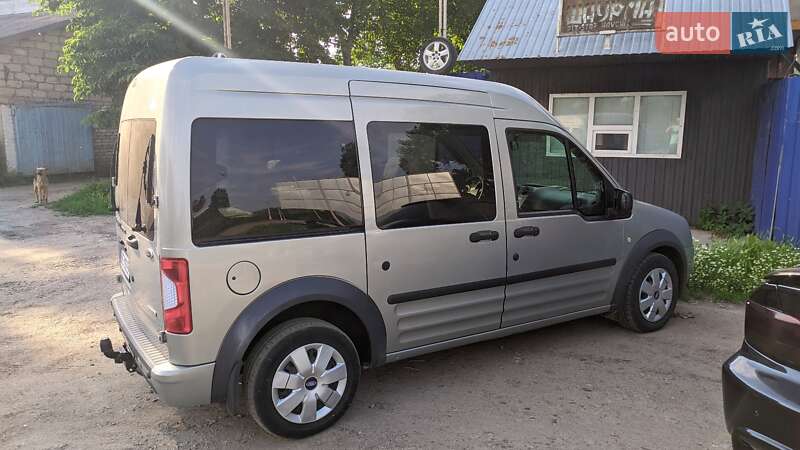Минивэн Ford Tourneo Connect