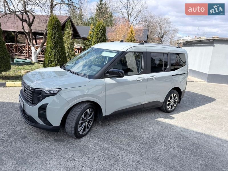 Минивэн Ford Tourneo Courier