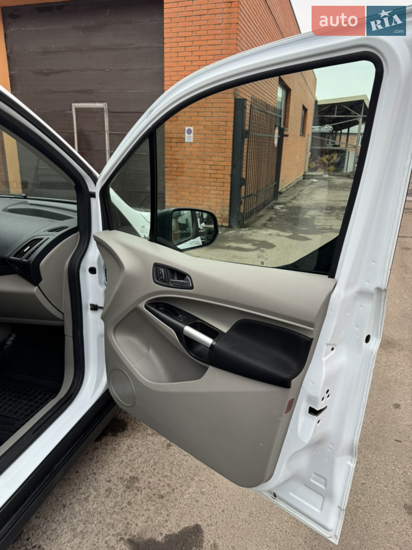 Ford Transit Connect 2018 VIN NM0GE9F23K1390003 фото оголошення 16 з 37
