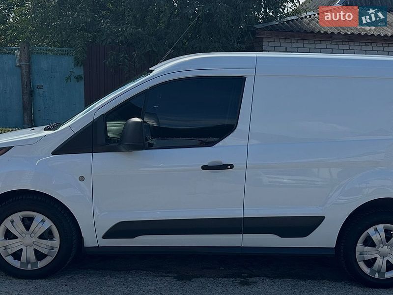 Грузовой фургон Ford Transit Connect 2018 в Бабинцам