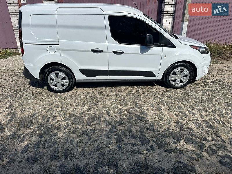 Грузовой фургон Ford Transit Connect 2018 в Бабинцам