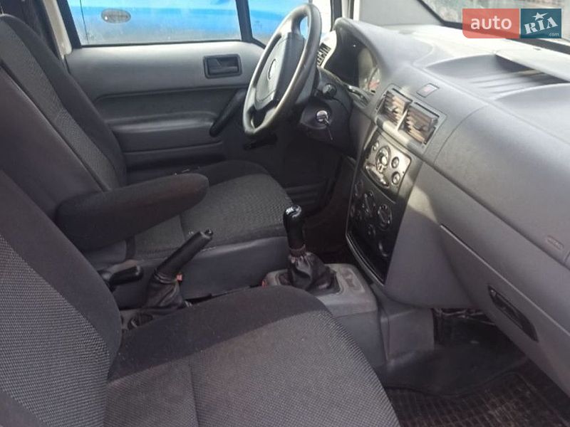 Мінівен Ford Transit Connect 2005 в Лебедині