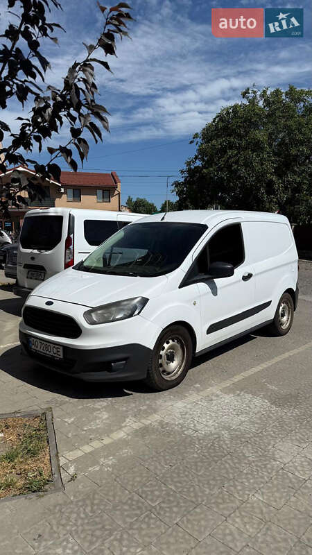 Вантажний фургон Ford Transit Courier