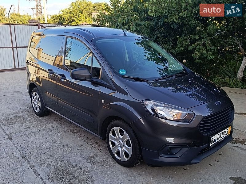 Ford Transit Courier 2023
