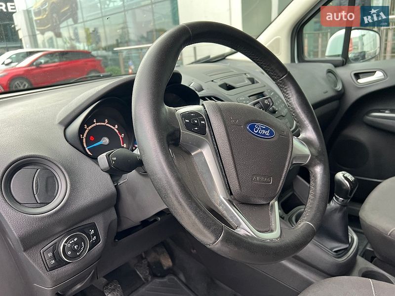 Грузовой фургон Ford Transit Courier 2014 в Киеве