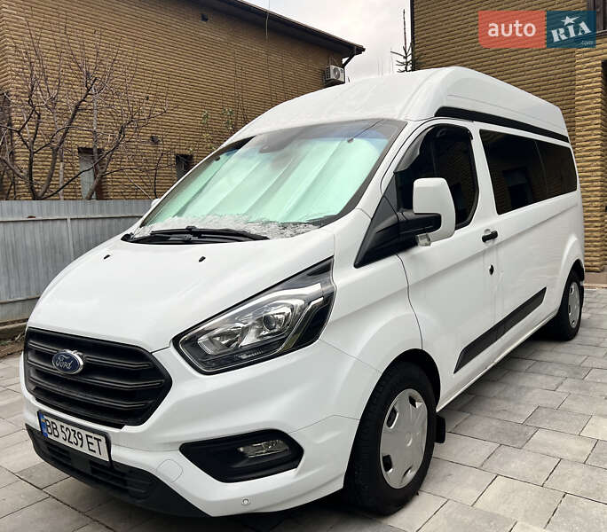 Мінівен Ford Transit Custom