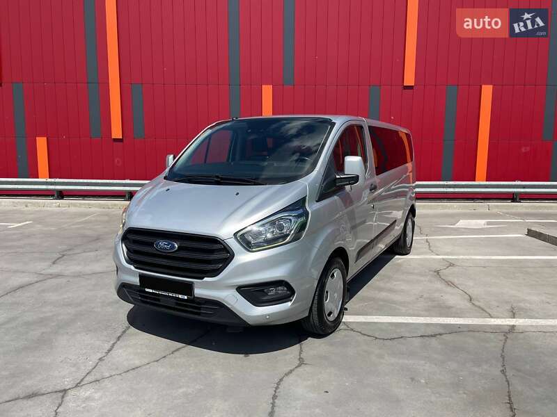 Минивэн Ford Transit Custom