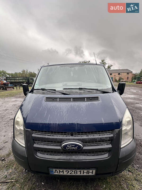 Грузопассажирский фургон Ford Transit Custom