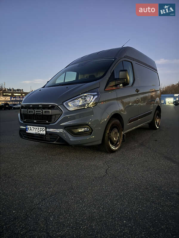 Вантажівки Ford Transit Custom