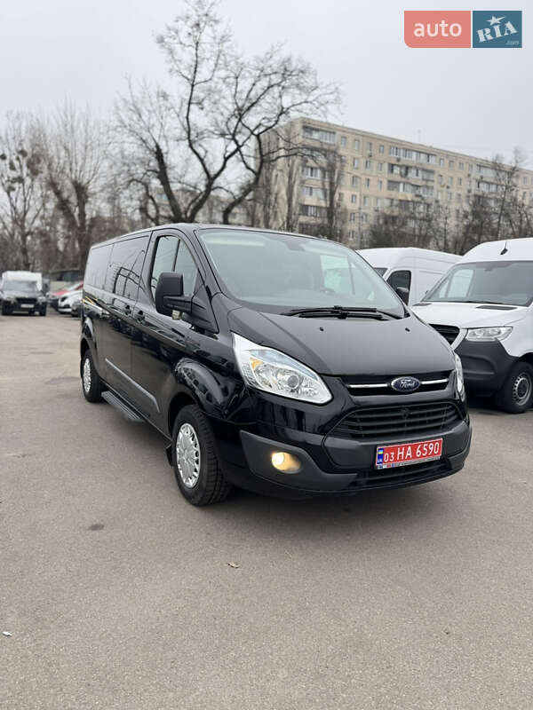 Вантажопасажирський фургон Ford Transit Custom