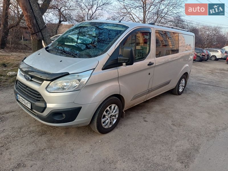 Вантажопасажирський фургон Ford Transit Custom