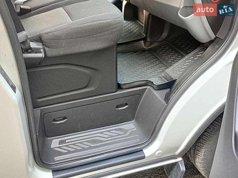 Минивэн Ford Transit Custom 2015 в Киеве