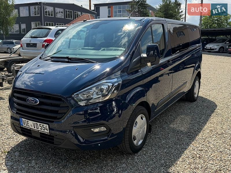 Грузопассажирский фургон Ford Transit Custom