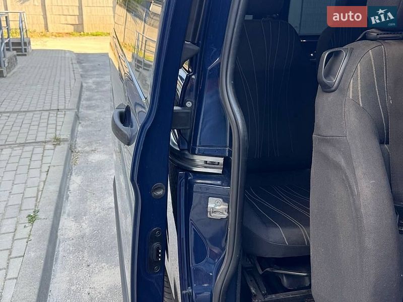 Мінівен Ford Transit Custom 2014 в Золочеві фото 29 Мінівен Ford Transit Custom 2014 в Золочеві