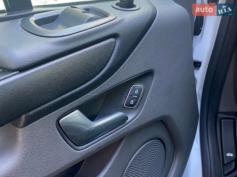 Грузовой фургон Ford Transit Custom 2023 в Житомире