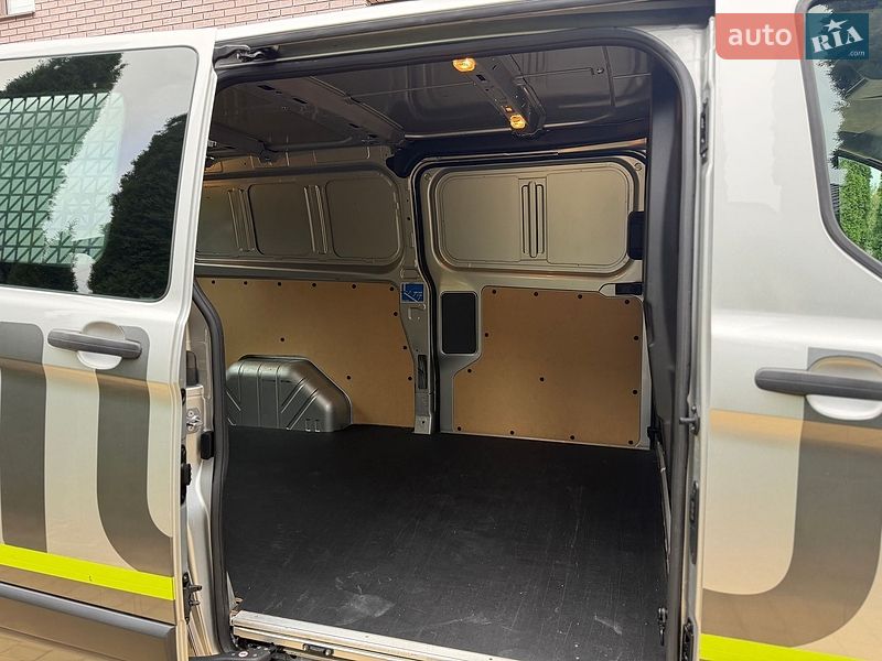 Грузовой фургон Ford Transit Custom 2022 в Радивилове