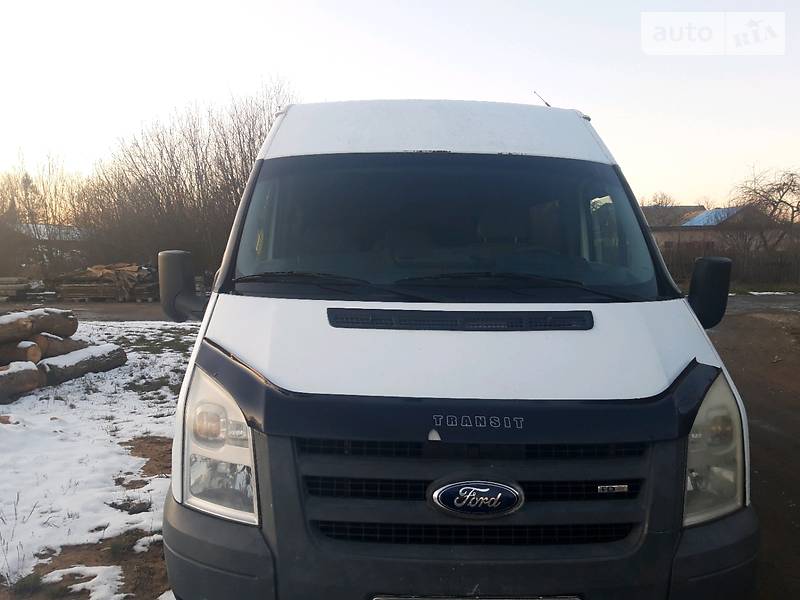 Грузопассажирский фургон Ford Transit