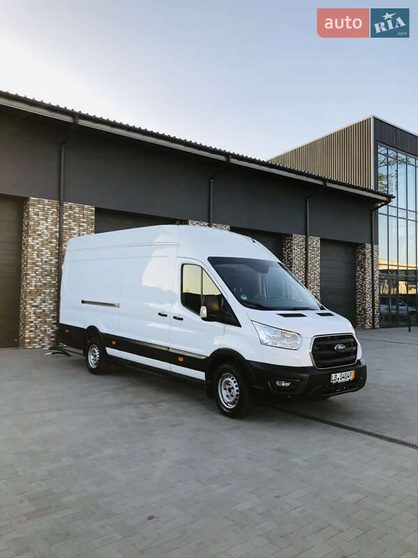 Вантажний фургон Ford Transit
