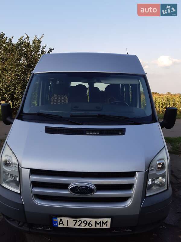 Мікроавтобус Ford Transit