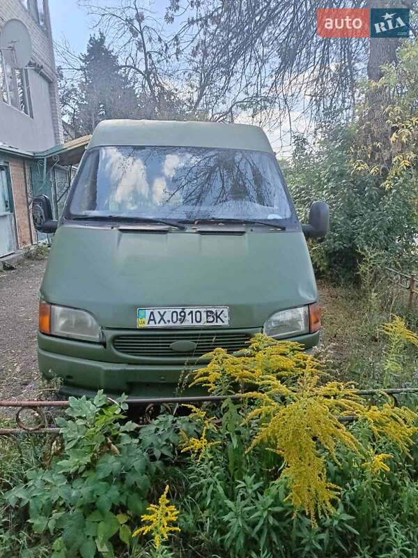 Грузовой фургон Ford Transit