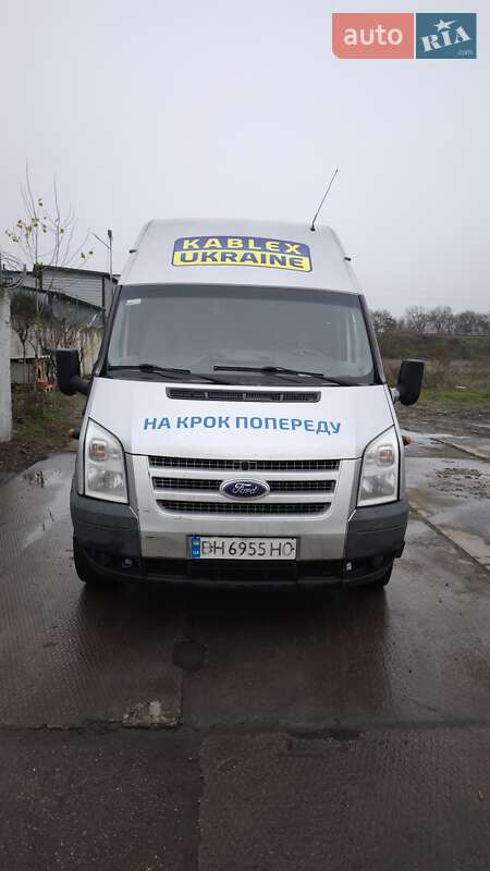 Вантажний фургон Ford Transit