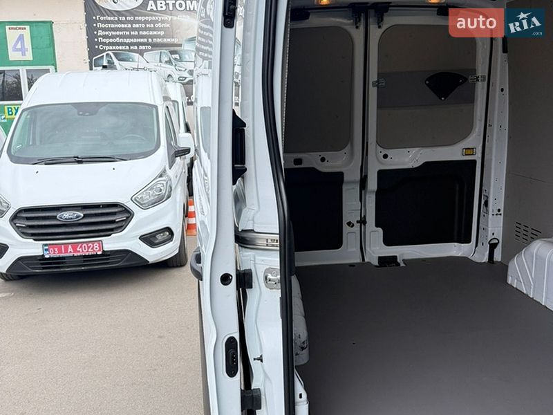 Вантажний фургон Ford Transit 2021 в Луцьку