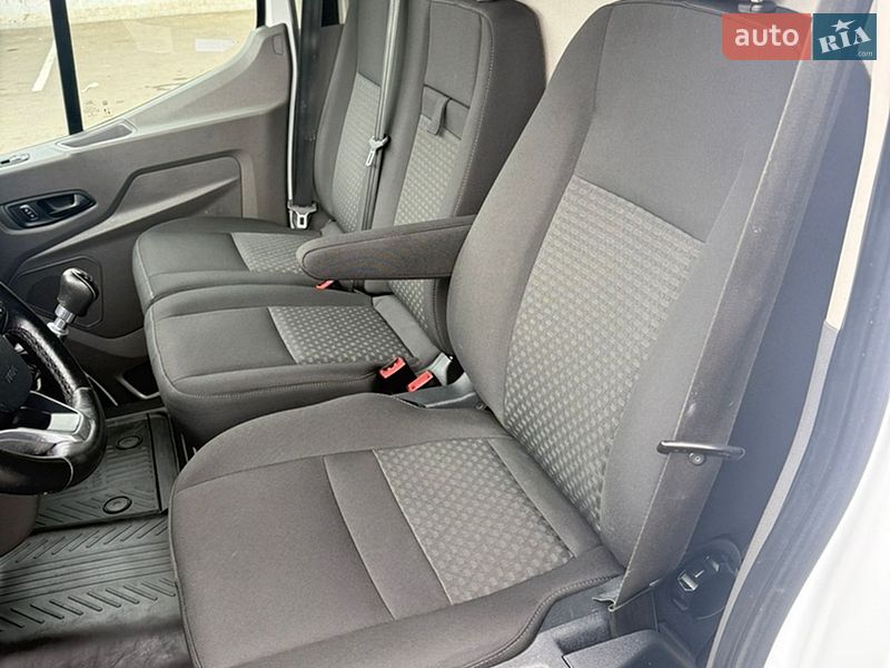 Вантажний фургон Ford Transit 2021 в Луцьку