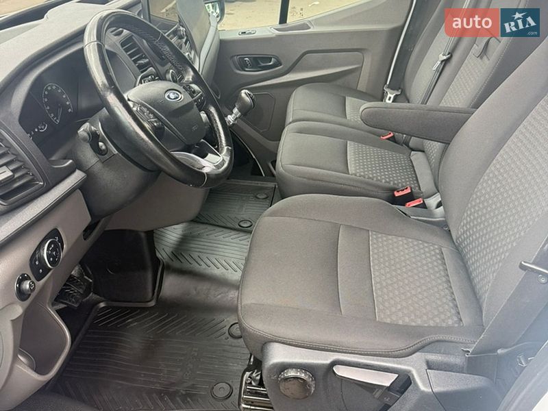 Вантажний фургон Ford Transit 2021 в Луцьку