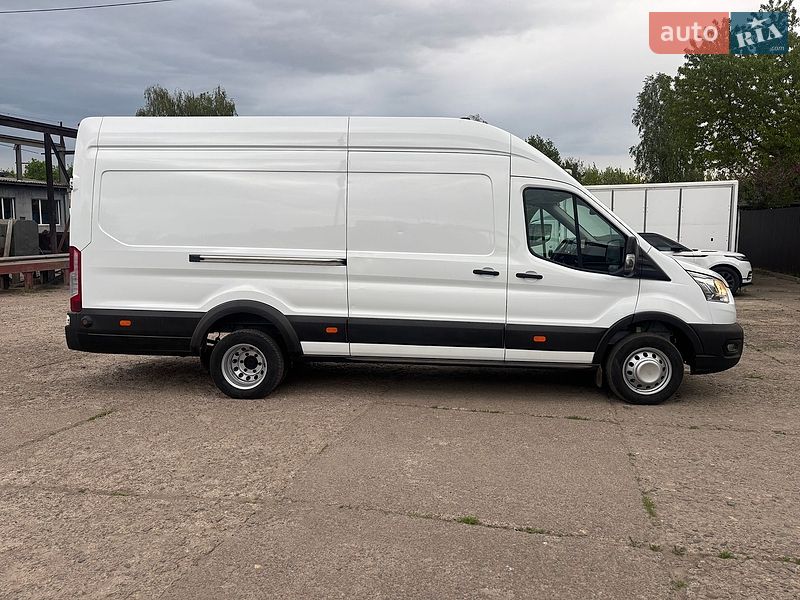 Вантажний фургон Ford Transit 2019 в Нововолинську