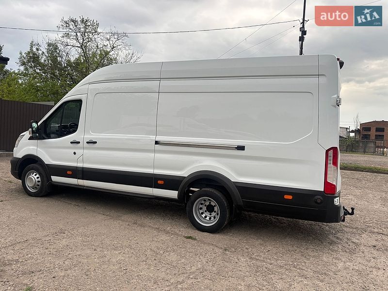 Вантажний фургон Ford Transit 2019 в Нововолинську