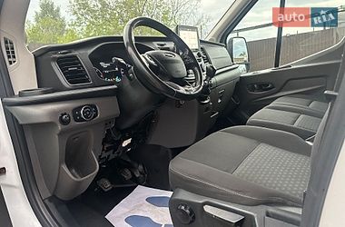 Вантажний фургон Ford Transit 2019 в Нововолинську