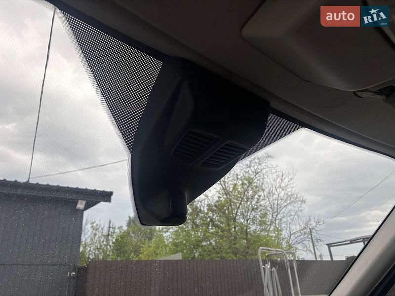 Вантажний фургон Ford Transit 2019 в Нововолинську