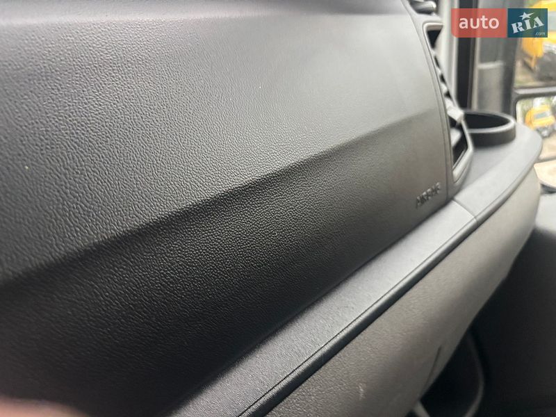 Вантажний фургон Ford Transit 2019 в Нововолинську