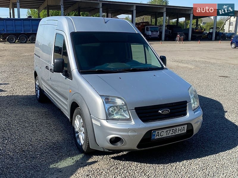 Вантажний фургон Ford Transit