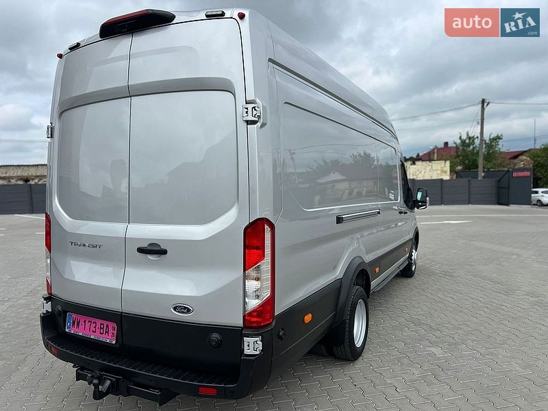Вантажний фургон Ford Transit 2020 в Дубні