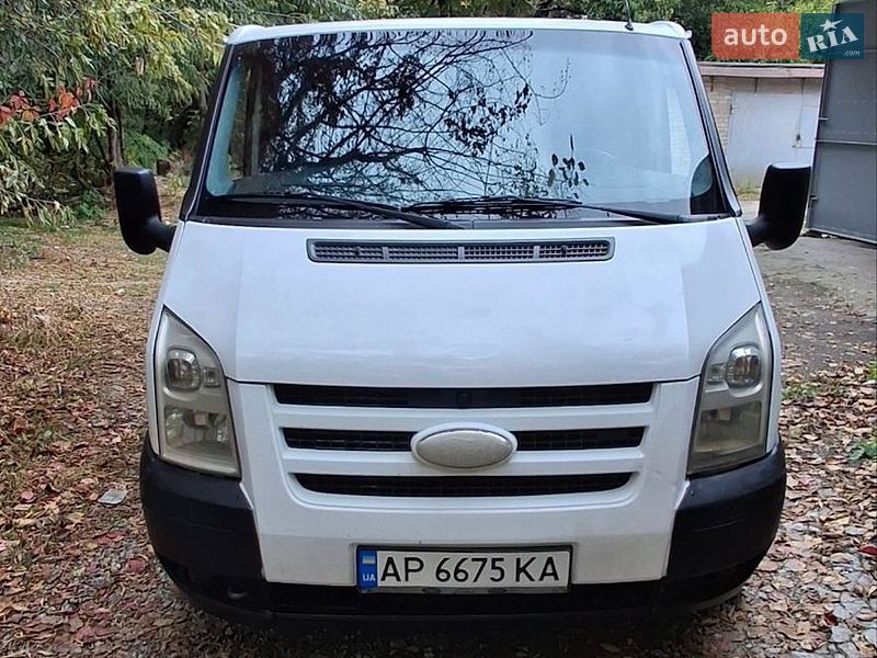 Вантажний фургон Ford Transit