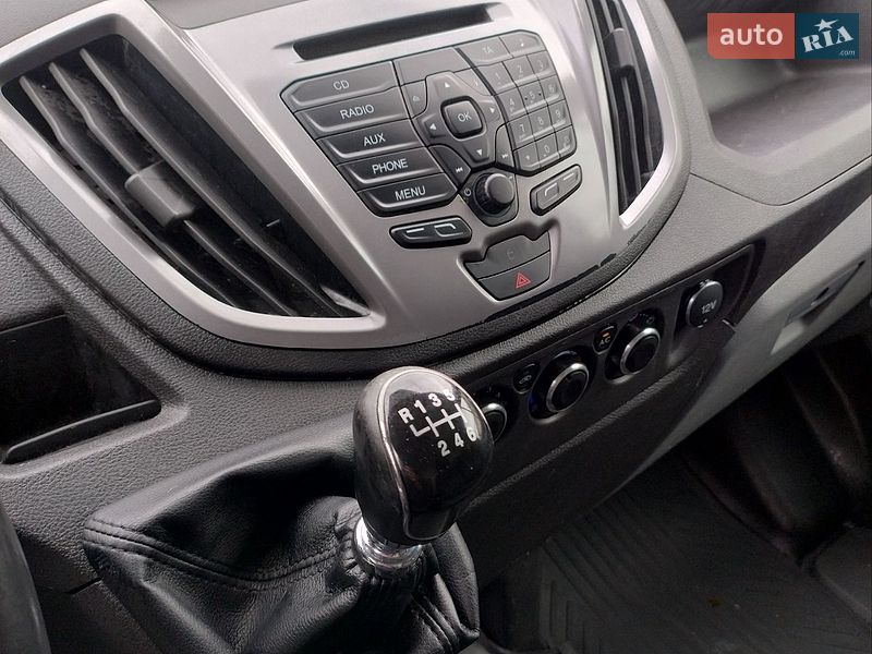 Грузовой фургон Ford Transit 2015 в Ивано-Франковске