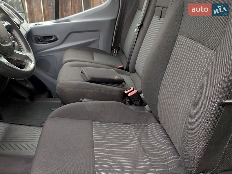 Грузовой фургон Ford Transit 2015 в Ивано-Франковске