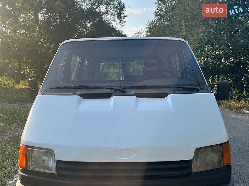 Мінівен Ford Transit 1998 в Болграді Мінівен Ford Transit 1998 в Болграді