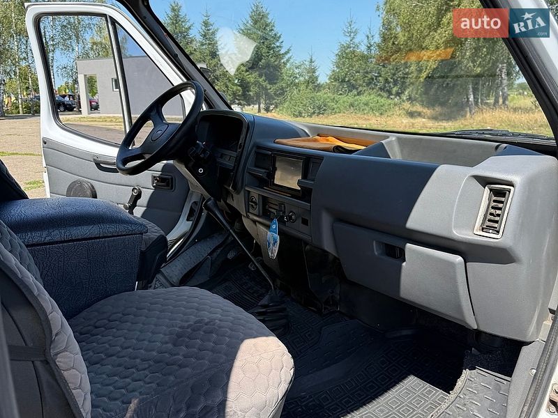 Вантажопасажирський фургон Ford Transit 1990 в Чернівцях