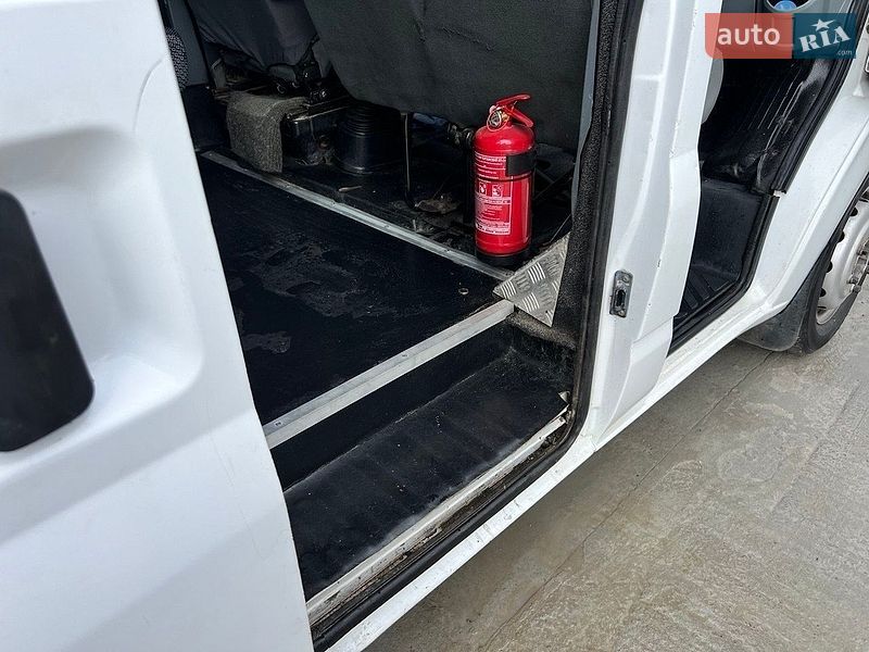 Микроавтобус Ford Transit 2007 в Яворове