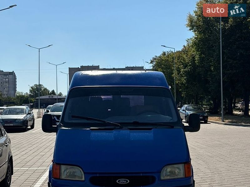 Вантажопасажирський фургон Ford Transit 1999 в Черкасах