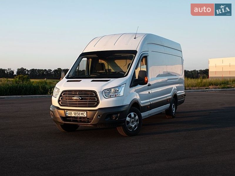Грузовой фургон Ford Transit