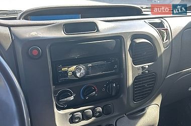 Грузовой фургон Ford Transit 2006 в Отынии
