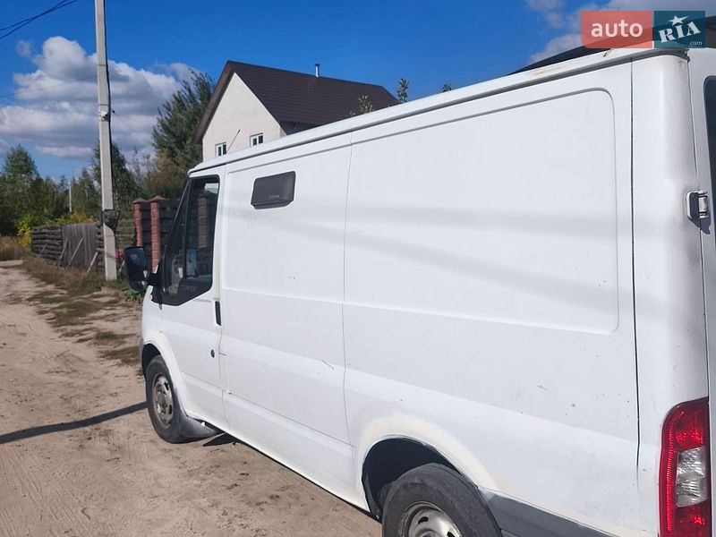 Грузовой фургон Ford Transit 2006 в Буче