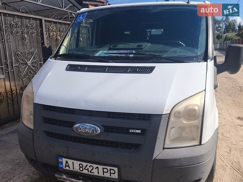 Грузовой фургон Ford Transit 2006 в Буче
