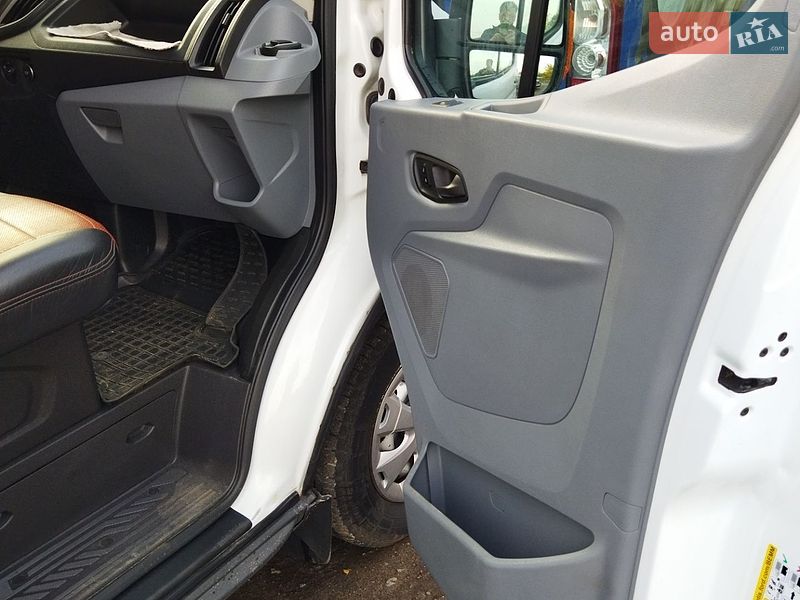 Грузовой фургон Ford Transit 2016 в Киеве