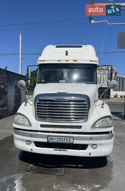 Freightliner Columbia  2002