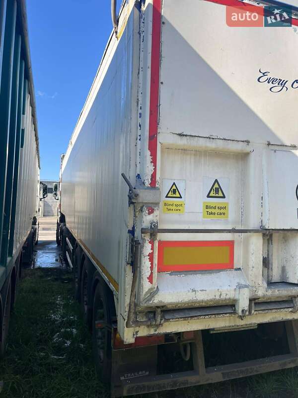 Самоскид напівпричіп Fruehauf D33C